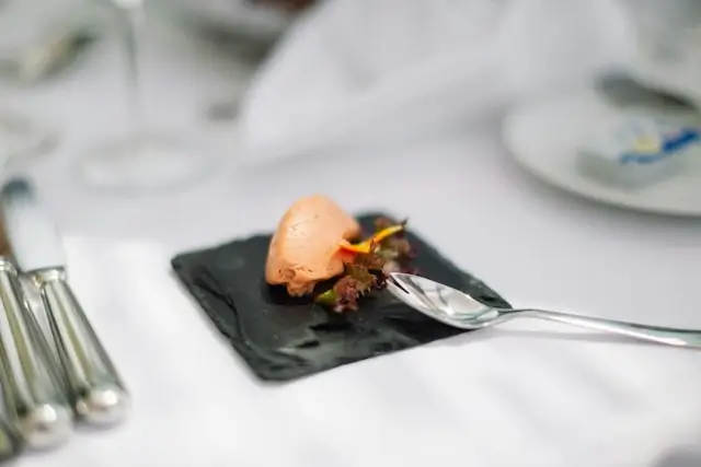 Lachs auf einer Gourmetplatte.